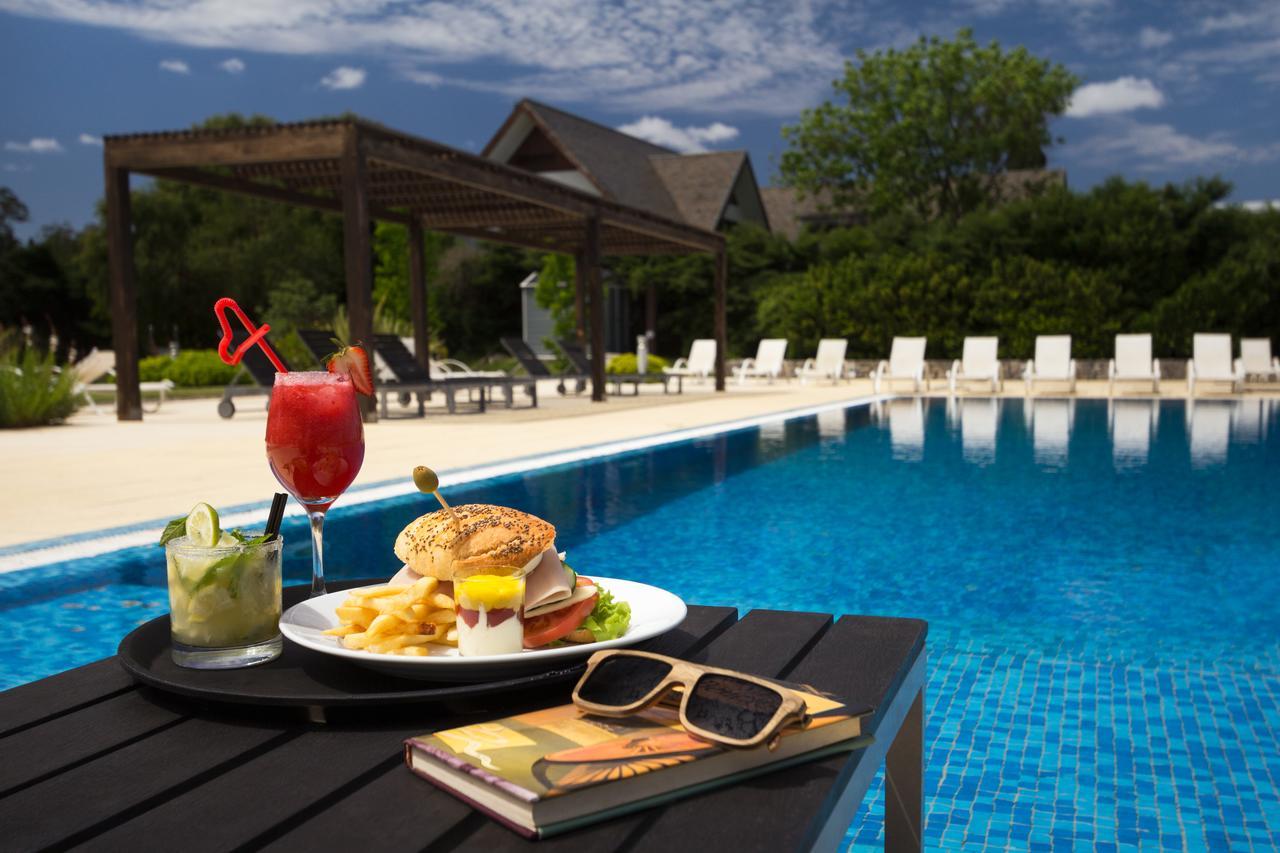 Real Colonia Hotel & Suites Colonia del Sacramento Exterior foto
